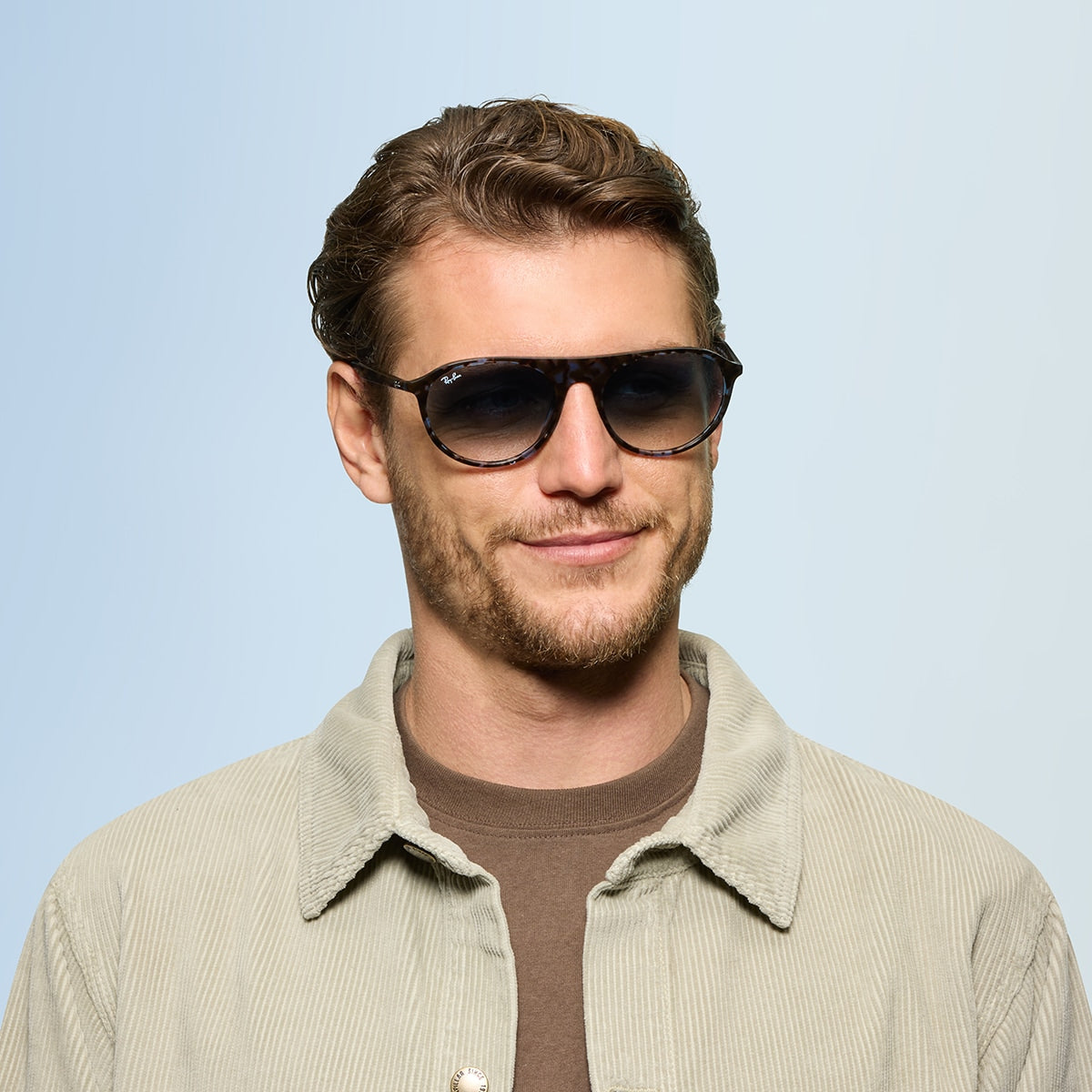 Ray-Ban-2215-Havana-Blue-Turtle-Clear-Gradient-Blue-Model