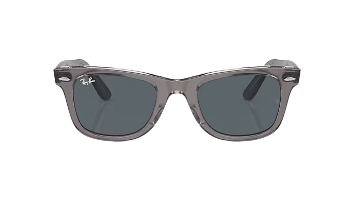 ray-ban-wayfarer-grey-on-transparent-blue-02