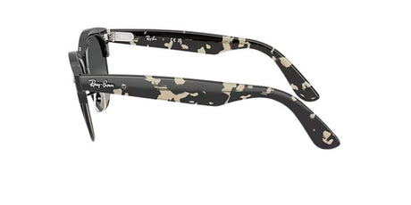 Ray-Ban-clubmaster-way-grey-havana-on-black-grey-gradient-04